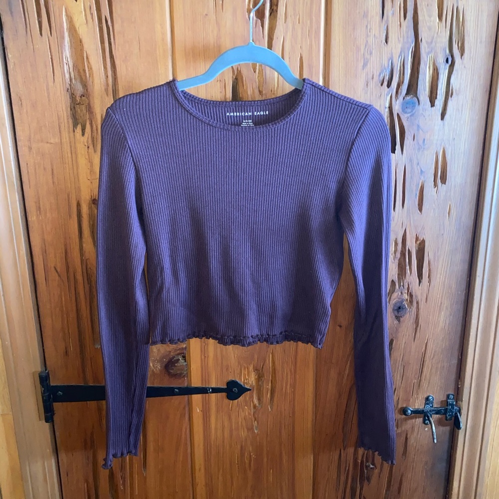 AE lettuce trim long sleeve crop
